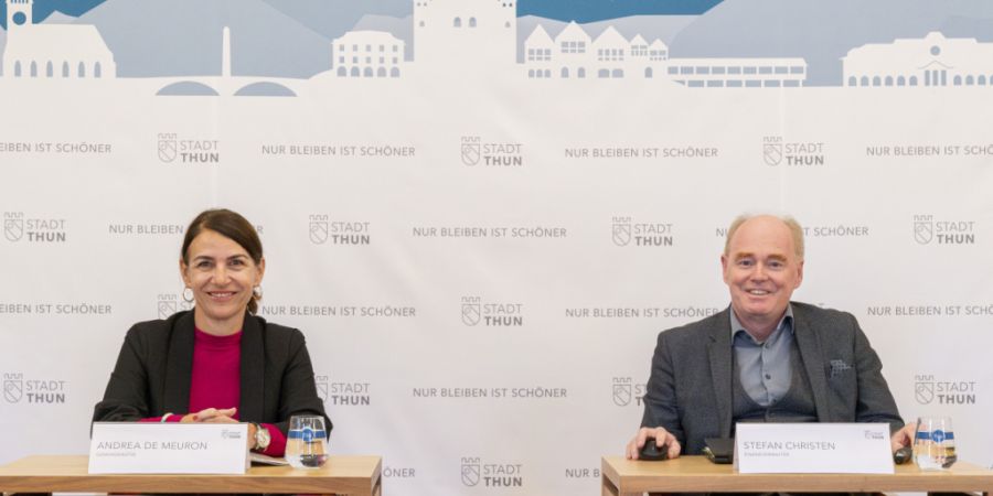 Die für die Stadtfinanzen zuständige Thuner Gemeinderätin Andrea de Meuron und Finanzverwalter Stefan Christen konnten am Dienstag ein ausgeglichenes Budget 2027 vorstellen.