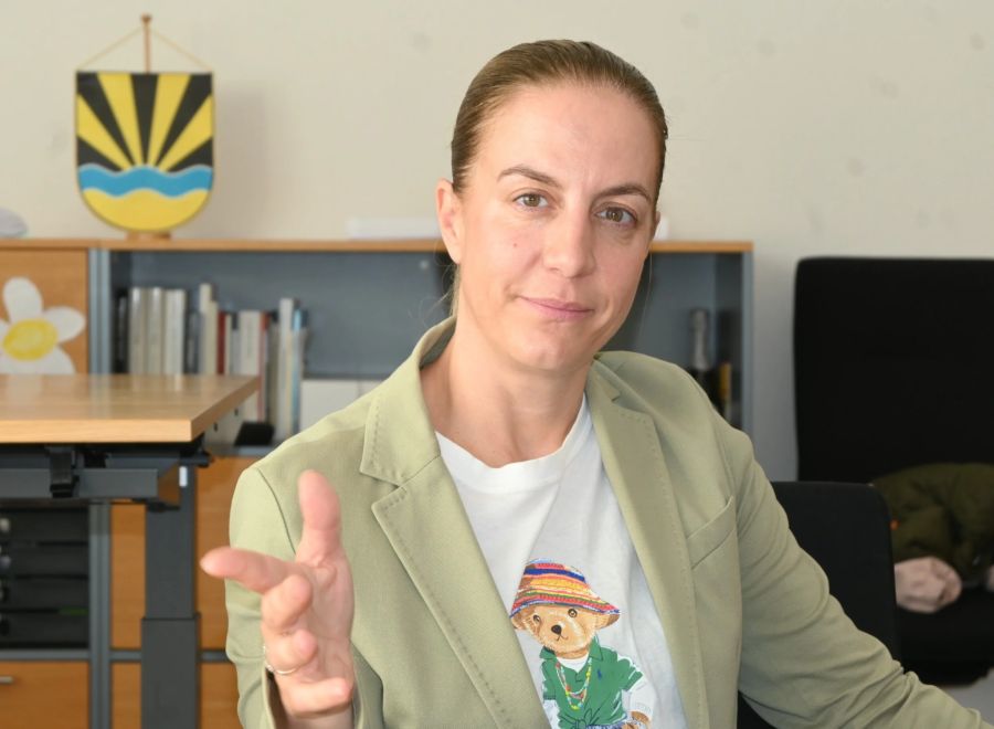 Raffaella Strähl: «Die Verwaltung ist mit Altlasten beschäftigt und muss auch noch den alltäglichen Betrieb meistern». ⋌Kurt Peter