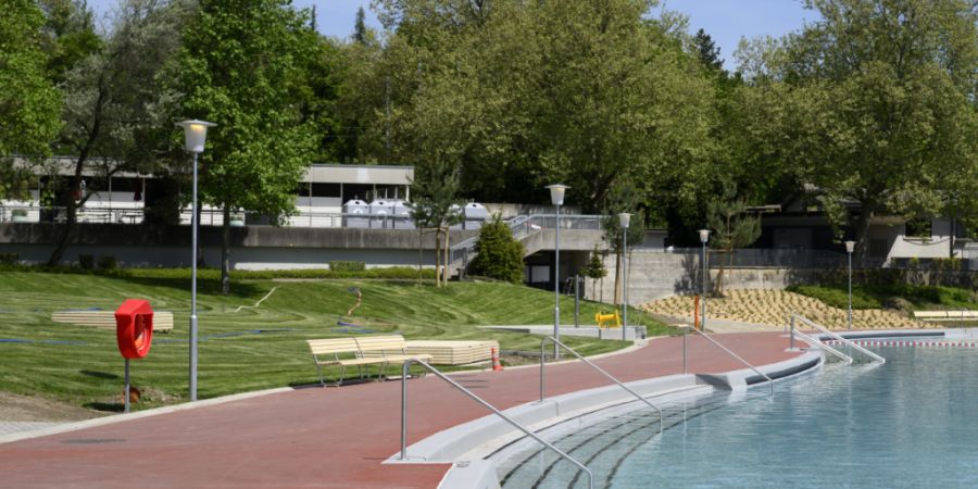 Die Badesaison in den Stadtberner Freibädern kann aus Spargründen nicht spontan verlängert werden, wenn das Wetter auch im September noch schön und warm ist. (Archivbild)
