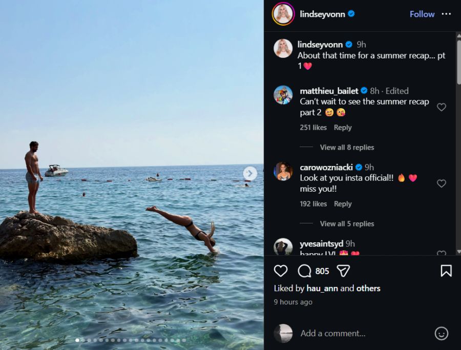 Sommerfeeling pur: Lindsey Vonn zeigt sich sportlich wie eh und je – mit einem eleganten Sprung ins türkisblaue Wasser.