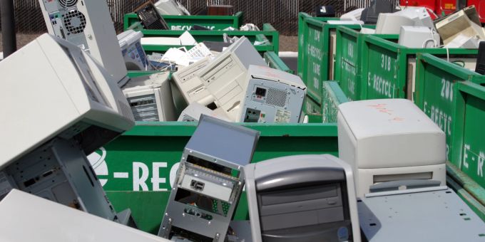 Wenn ein Gerät nicht mehr gebraucht wird oder kaputt ist, sollte es fachgemäss entsorgt werden, damit wertvolle Materialien daraus recycelt werden können. Rohstoffe