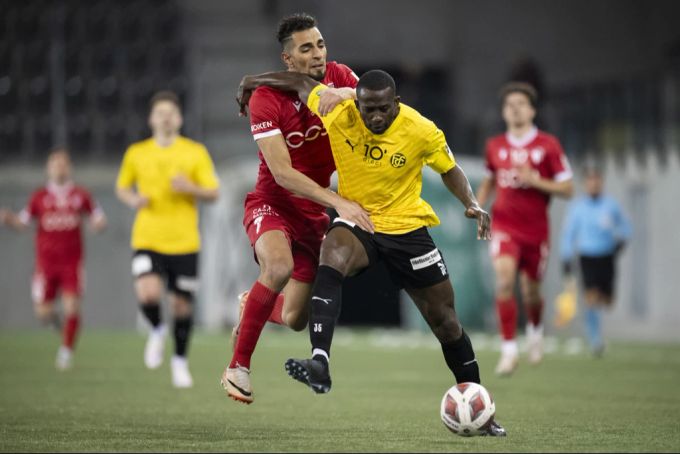 Sékou Sanogo ist einer von mehreren bekannten Spielern, die für den FC Schaffhausen auflaufen. FC Schaffhausen