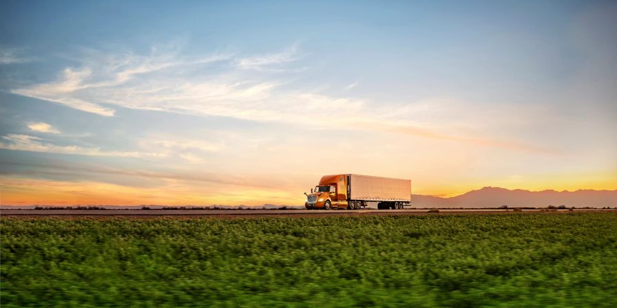 2024 Navistar-Truck auf Highway