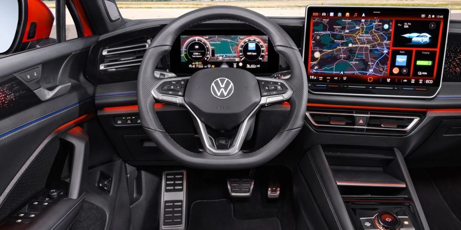 Das Interieur des VW Tiguan mit Fahrerlebnisschalter als Neuheit.
