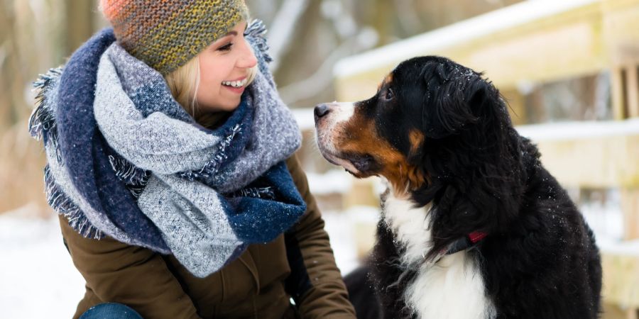 Frau mit Hund