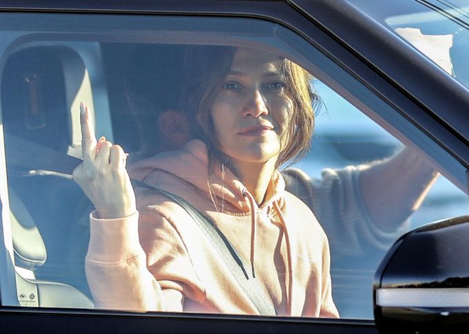 Nun wurde Jennifer Lopez schon wieder bei der Burgerkette gesichtet. Jennifer Lopez