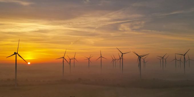 Der Ausbau der Windkraft wird von Polens amtierendem Ministerpräsidenten Mateusz Morawiecki scharf kritisiert.