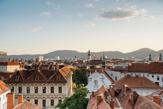 Graz ist mit knapp 300.000 Einwohnern die zweitgrösste Stadt Österreichs. Graz, Österreich