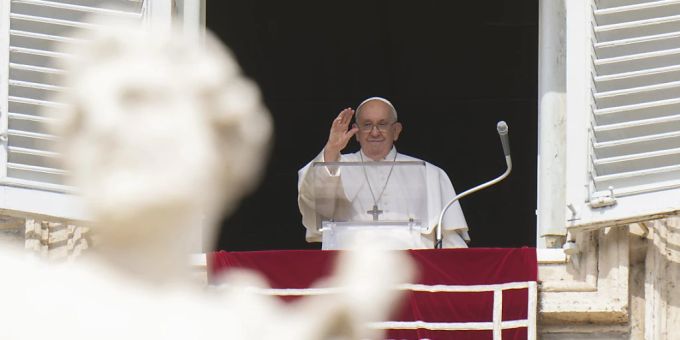 Papst Franziskus hat bei seiner Rede auf dem Petersplatz in Rom von den Hamas die Freilassung aller Geiseln verlangt. Foto: Alessandra Tarantino/AP/dpa Papst Franziskus hat bei seiner Rede auf dem Petersplatz in Rom von den Hamas die Freilassung aller Geiseln verlangt. Foto: Alessandra Tarantino/AP/dpa