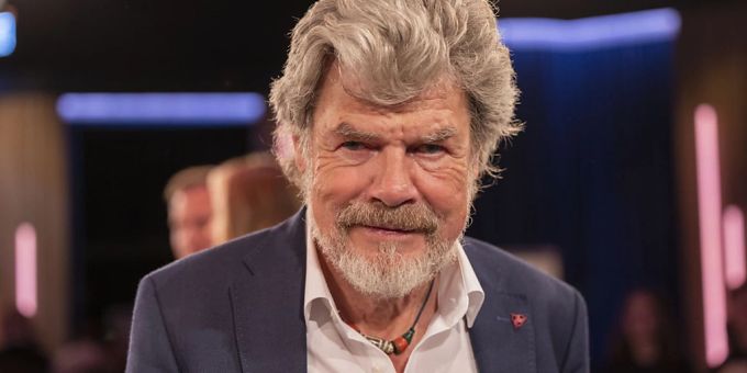 ARCHIV - Der Bergsteiger Reinhold Messner findet Flocken aus Schneekanonen okay. Foto: Thomas Banneyer/dpa Reinhold Messner