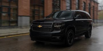 Chevrolet Tahoe Fahrt Seitenprofil