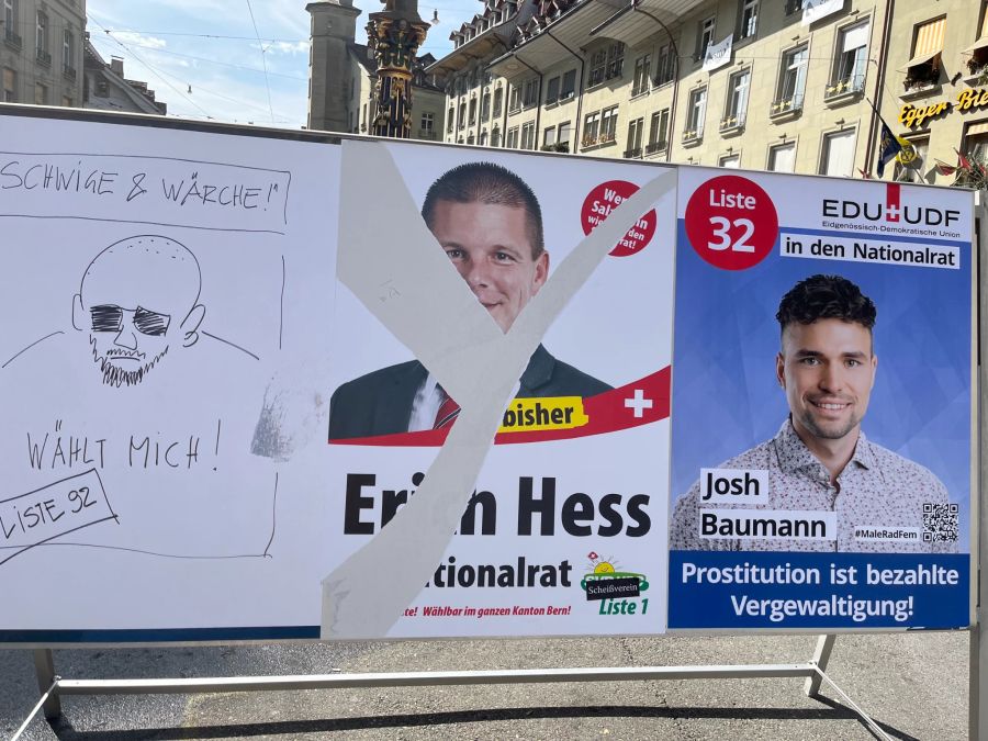 Beim «Politständer» am Kornhausplatz wird das Plakat von SVP-Nationalrat Erich Hess regelmässig zerstört: «Eine absolute Sauerei – und völlig antidemokratisch», erklärt der Berner.