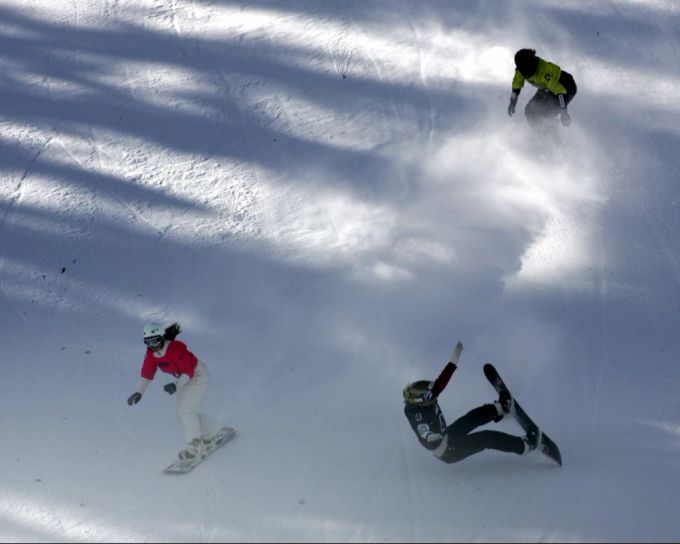 USA: Bär Läuft Plötzlich Skifahrer Nach | Video