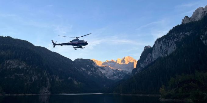 Während der Suchaktion kreiste ein Polizeihubschrauber über den Berg.