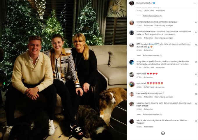 Mick Schumacher mit seiner Schwester Gina-Maria (Mitte) und Mutter Corinna an Weihnachten 2022. Michael Schumacher