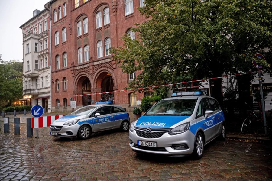 In Berlin wurde der Schutz israelischer und jüdischer Einrichtungen, beispielsweise von Synagogen, verstärkt.