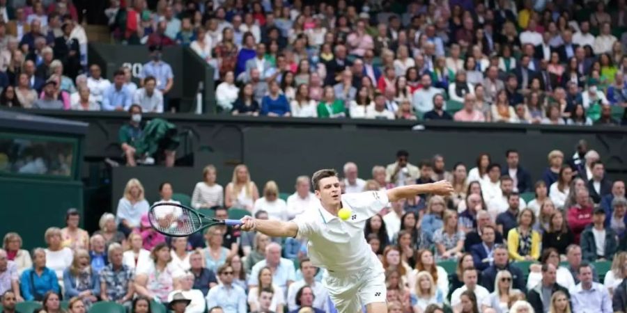 Der Pole Hubert Hurkacz konnte die Achtelfinal-Begegnung gegen den Russen Daniil Medwedew für sich entscheiden. Foto: Adam Davy/PA Wire/dpa