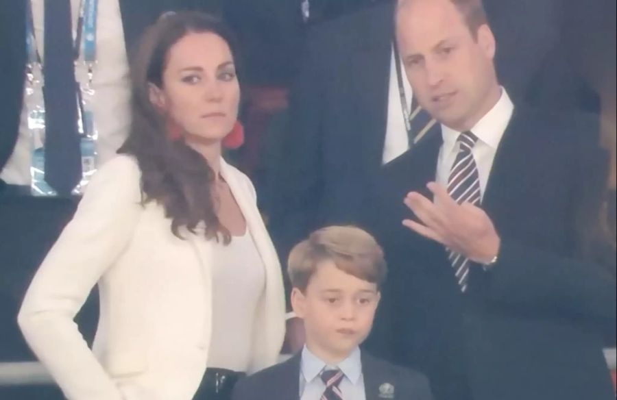 Kate, William und George im Wembley-Stadion.