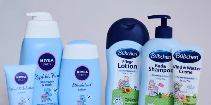 Unterschiedliche Pflege-Produkte für Babys der Marken Bübchen (rechte Seite) und Nivea. Foto: Annette Riedl/dpa Unterschiedliche Pflege-Produkte für Babys der Marken Bübchen (rechte Seite) und Nivea. Foto: Annette Riedl/dpa