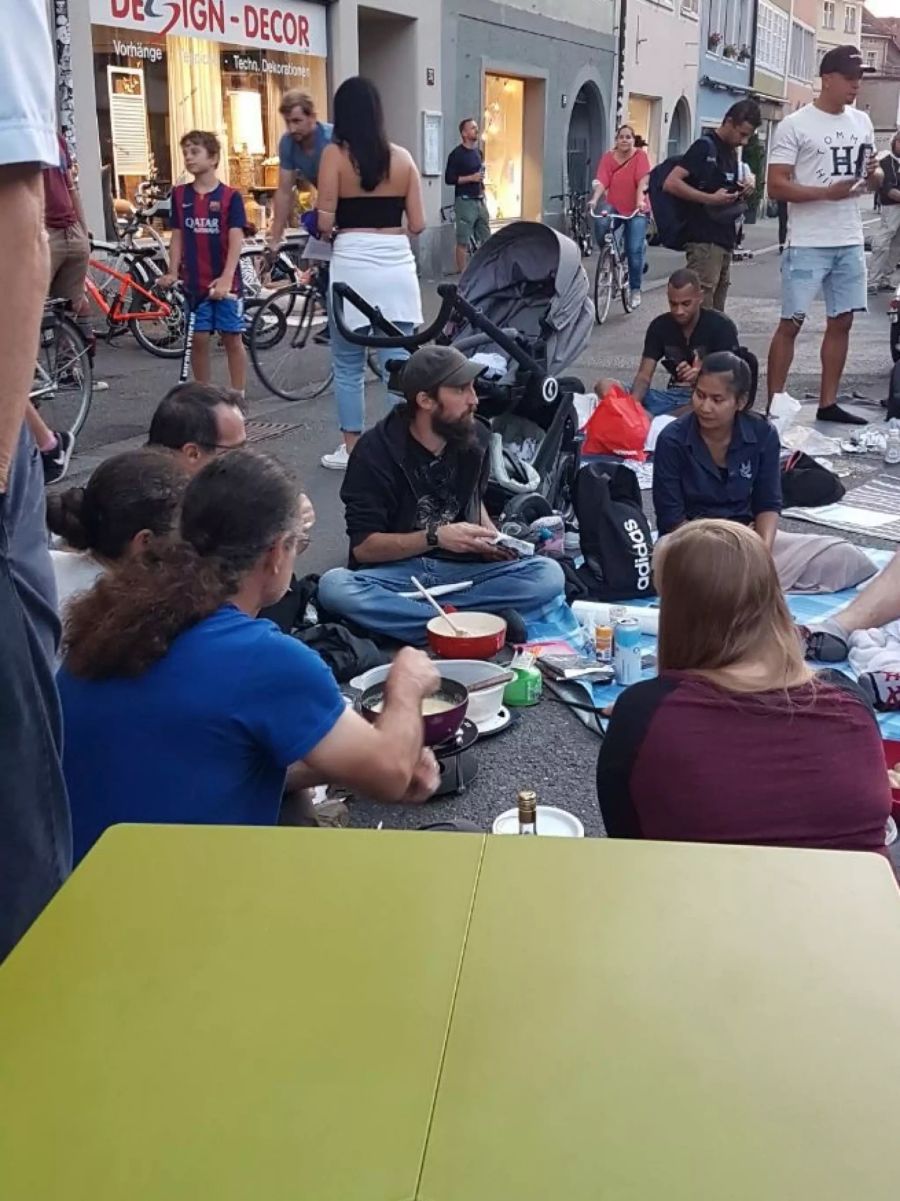 Auch Fondue gab es bei manchen Gegnern zum Picknick.