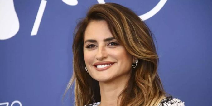 Schauspielerin Penélope Cruz spielt im Drama «Madres paralelas» eine Frau, die ungeplant schwanger ist. Foto: Joel C Ryan/Invision/AP/dpa Schauspielerin Penélope Cruz spielt im Drama «Madres paralelas» eine Frau, die ungeplant schwanger ist. Foto: Joel C Ryan/Invision/AP/dpa