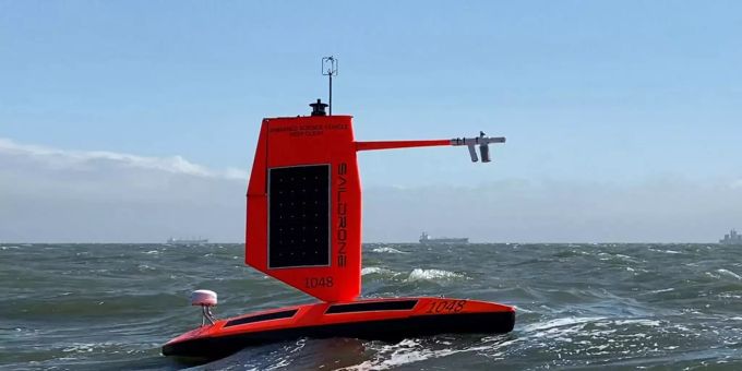 Auf Atlantik - Schwimm-Drohne macht spektakuläre Aufnahmen von Hurrikan