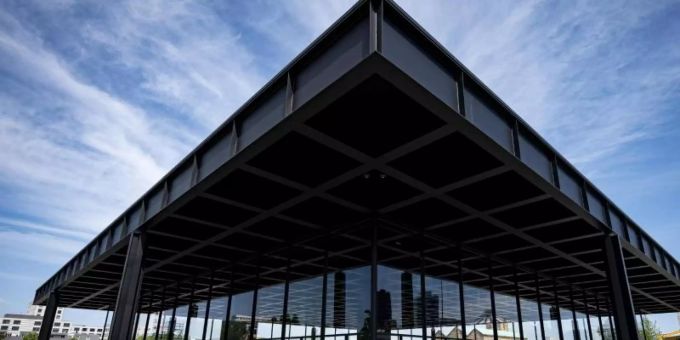 Die Neue Nationalgalerie in Berlin. Foto: Fabian Sommer/dpa Die Neue Nationalgalerie in Berlin. Foto: Fabian Sommer/dpa