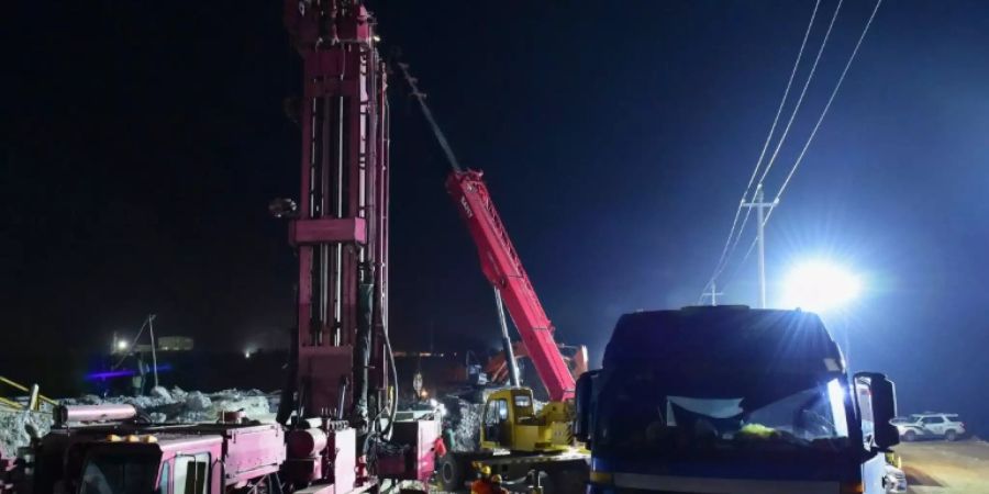 Grabungen für Rettungsschacht in Qixia