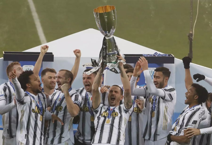 Juventus Turin gewinnt den italienischen Supercup gegen Napoli.