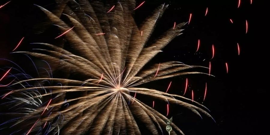 Feuerwerk am Brandenburger Tor vergangenes Silvester
