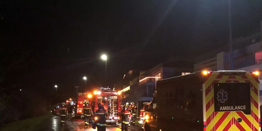 Mehr als 100'000 Franken beträgt der Sachschaden, den ein vergessener, brennender Adventskranz in Rorschacherberg SG verursacht hat. Beim Wohnungsbrand wurde niemand verletzt.