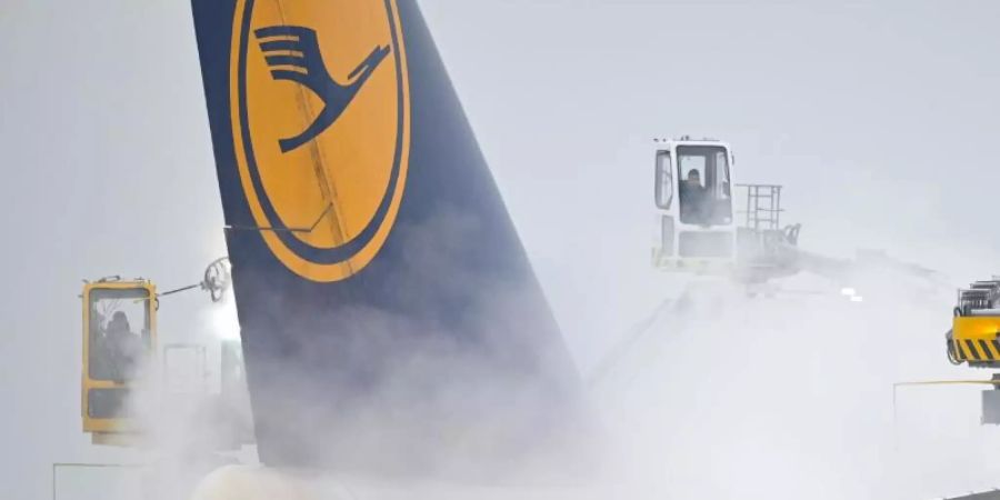 Die Lufthansa könnte im Frühjahr 2021 rund 1000 Piloten entlassen. Foto: Arne Dedert/dpa