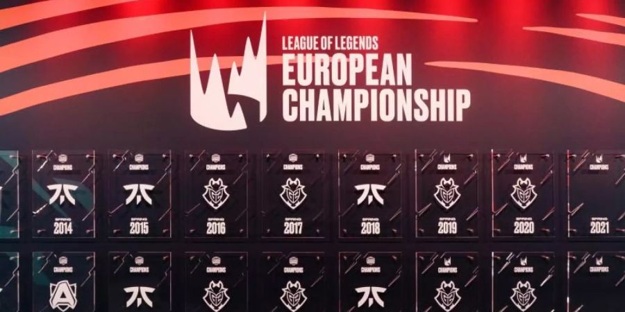 Im Spiel der Woche der europäischen LoL-Liga LEC trafen mit G2 und Fnatic die Teams mit den meisten Titeln aufeinander. Foto: Riot Games/dpa