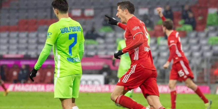 Erzielte gegen Wolfsburg sein insgesamt 250. Bundesliga-Tor: Bayern-Goalgetter Robert Lewandowski. Foto: Matthias Balk/dpa-Pool/dpa