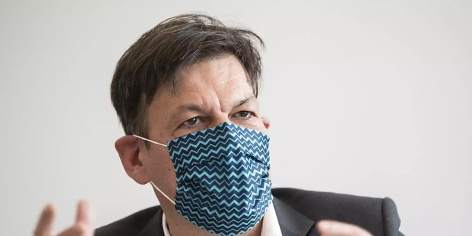 Tim Bachmann, CEO Hotelplan Suisse, hat am Dienstag keine guten Neuigkeiten zu verkünden. Hotelplan