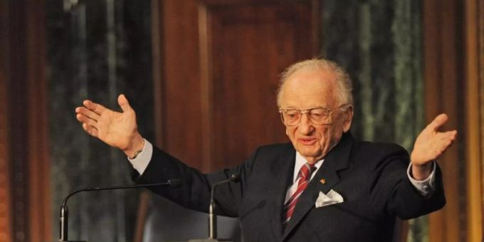 Benjamin Ferencz, der letzte noch lebende Chefankläger bei den Nürnberger Kriegsverbrecher-Prozessen, 2010 in Nürnberg. Nürnberger Prozesse