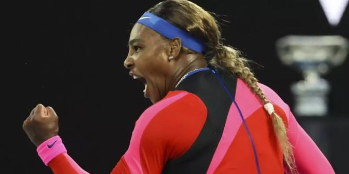 Hat das Halbfinale erreicht: Serena Williams jubelt über einen gewonnenen Punkt. Foto: Hamish Blair/AP/dpa Serena Williams