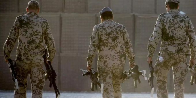 Brüssel - Bundeswehr soll erstmal in Afghanistan bleiben