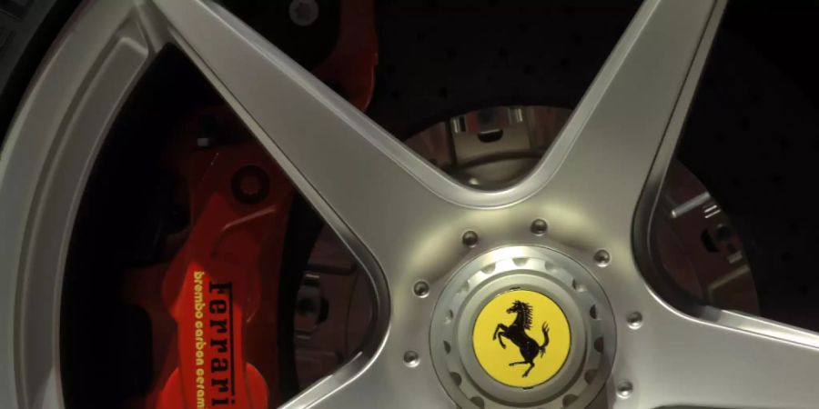 Der Sportwagenbauer Ferrari hat im Schlussquartal des Coronajahres 2020 kräftig Gas gegeben und damit einen Teil des Rückstands durch die Pandemie wieder aufgeholt. (Archivbild)
