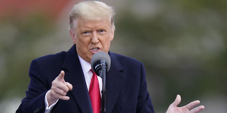 Donald Trump, Präsident der USA, spricht bei einer Wahlkampfveranstaltung. Foto: Chris Szagola/AP/dpa