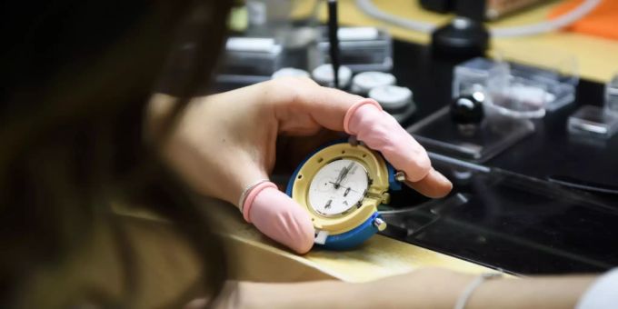 Vor allem in China sind Uhren «made in Switzerland» wieder gefragter. (Archivbild) Uhren
