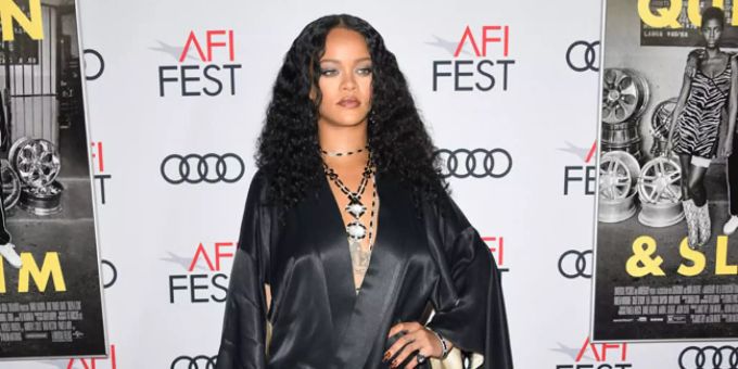 Rihanna (32) ist stolz auf ihre Freundin Adele. Rihanna