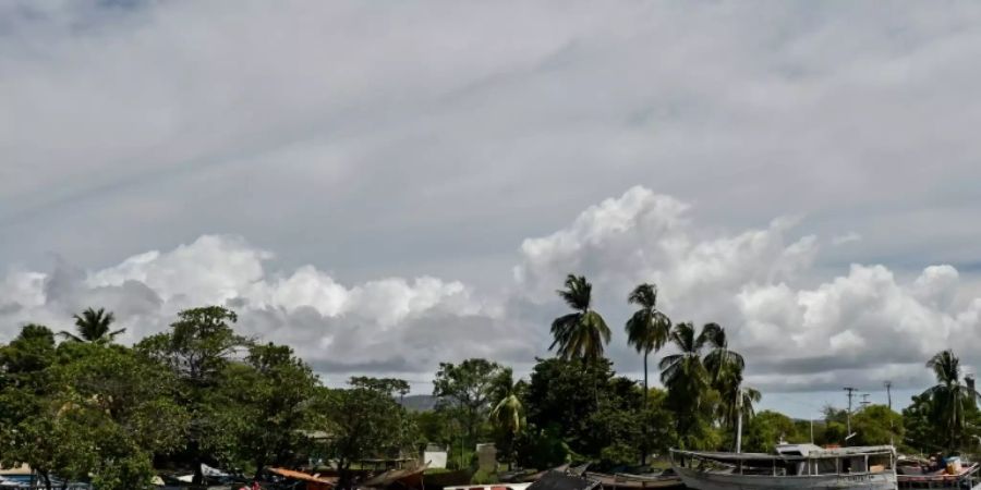 Blick auf den venezolanischen Hafen Guiria