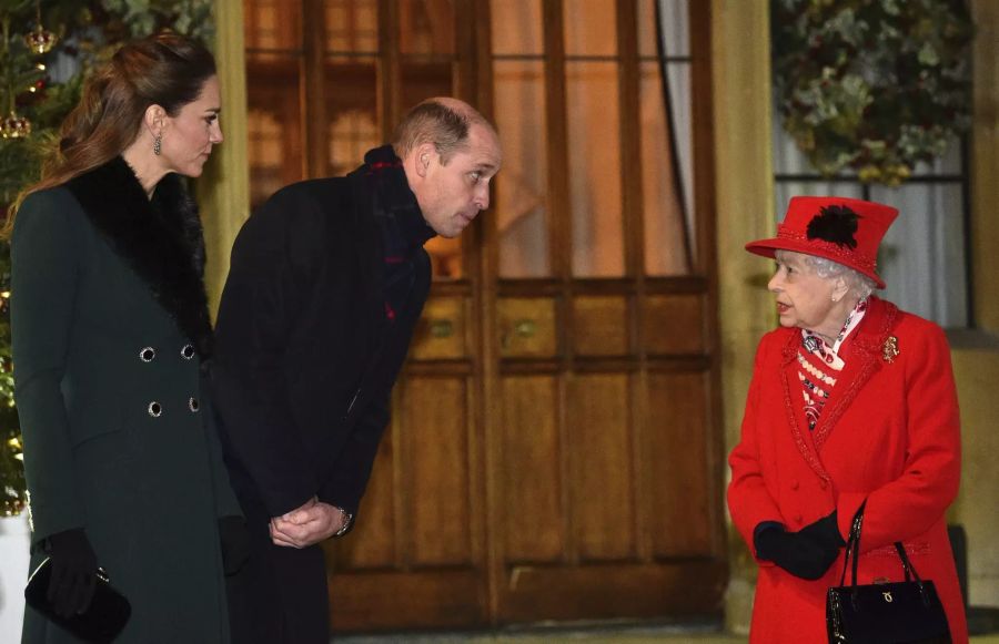 Kate, William und Queen Elizabeth auf Schloss Windsor.