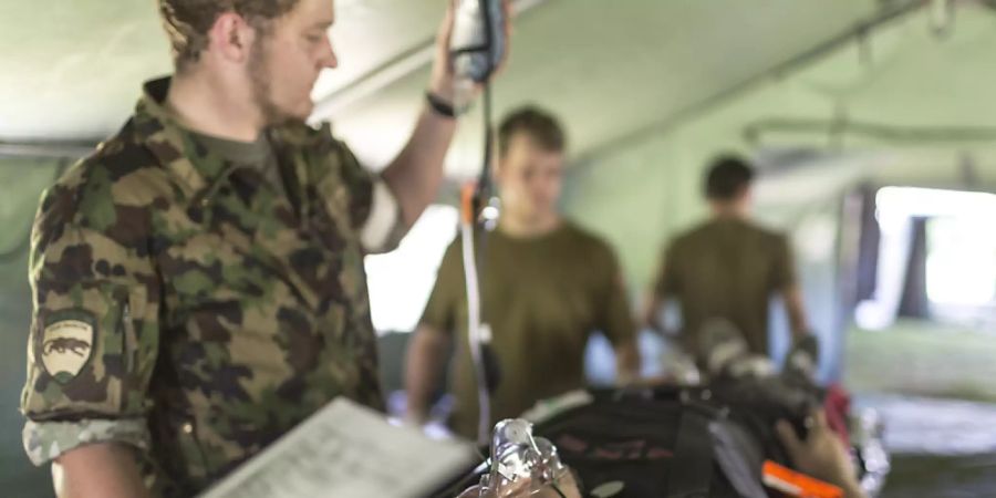 Die Armee kann auch in der zweiten Corona-Welle als Unterstützung für die zivilen Behörden eingesetzt werden. Das Parlament hat den Einsatz bewilligt. (Archivbild)