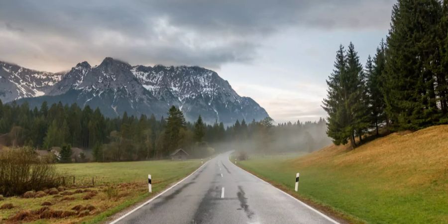 Kommende Woche schlägt das Wetter um. Es wird wärmer und nass.