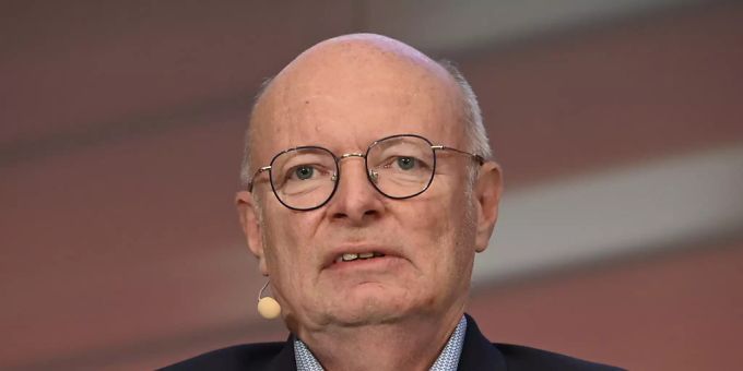 Der Konzernchef von den SBB, Vincent Ducrot, will trotz hoher Verluste bei den Staatsbahnen keine Entlassungen beim Personal vornehmen und auch nicht die Ticketpreise erhöhen. (Archivbild) Der Konzernchef von den SBB, Vincent Ducrot, will trotz hoher Verluste bei den Staatsbahnen keine Entlassungen beim Personal vornehmen und auch nicht die Ticketpreise erhöhen. (Archivbild)