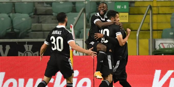 Spieler von Qarabag Agdam feiern einen Treffer gegen Legia Warsaw. qaraba? a?dam