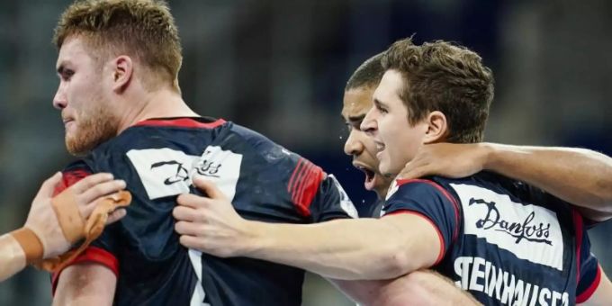 Die Handballer der SG Flensburg-Handewitt haben die Tabellenführung in der Bundesliga übernommen. Foto: Uwe Anspach/dpa Die Handballer der SG Flensburg-Handewitt haben die Tabellenführung in der Bundesliga übernommen. Foto: Uwe Anspach/dpa