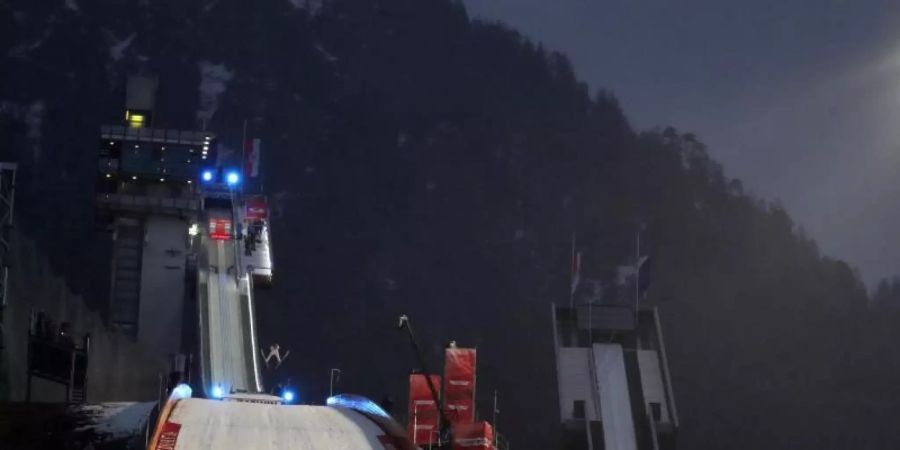 Die Skisprung-Anlage in Oberstdorf. Die Vierschanzentournee gehört rund um den Jahreswechsel zu den sportlichen Highlights. Foto: Karl-Josef Hildenbrand/dpa